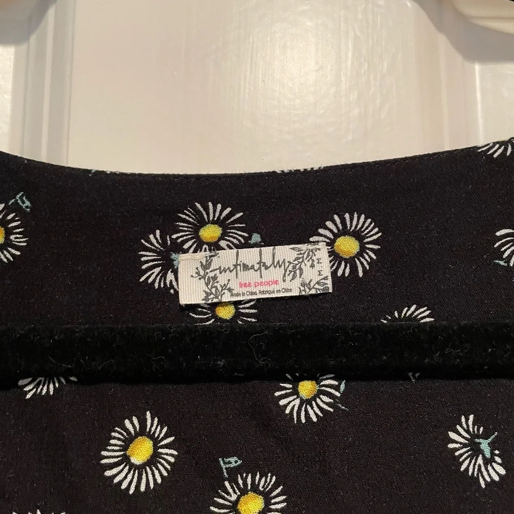 Free People black & daisy print bodysuit - Picture 3 of 4